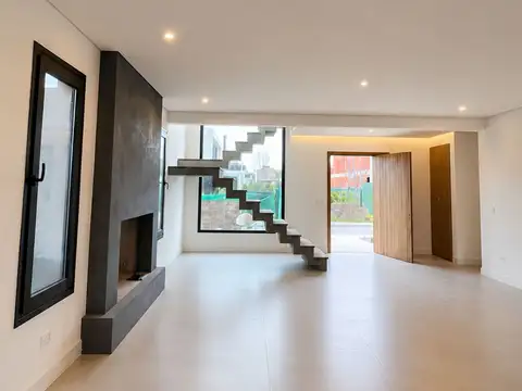 Casa 5 ambientes con 4 baños