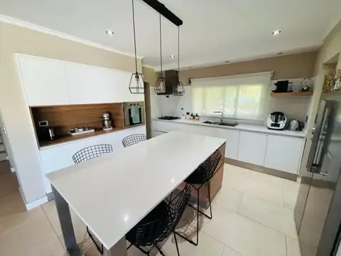 Casa en Venta en La Reja, USD 280.000