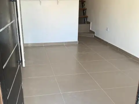 Depto Tipo Casa en Alquiler de 2 dormitorios