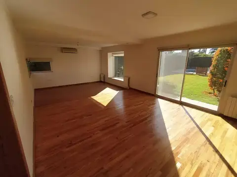 Casa en Alquiler de 3 dormitorios