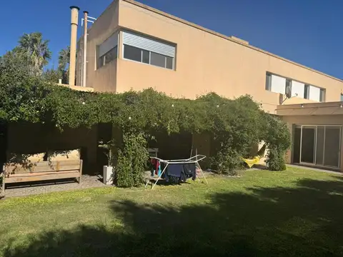 Casa en Alquiler en Funes, USD 2.800