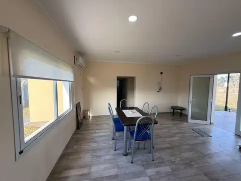 Casa 4 ambientes con 1 baño