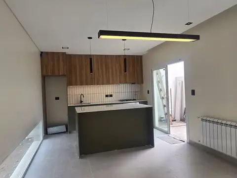 Casa 3 ambientes con 1 baño