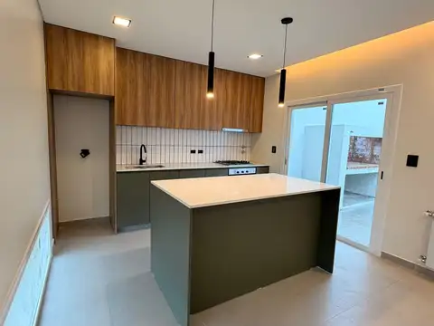 Casa en Venta con 1 cochera