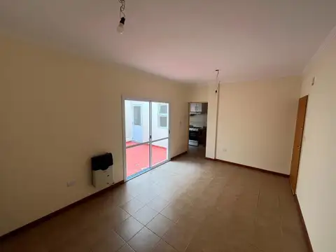 Depto Tipo Casa 2 ambientes con 1 baño