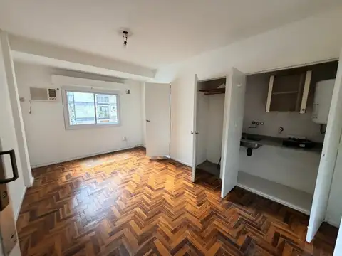 Agüero 1900, Piso 4