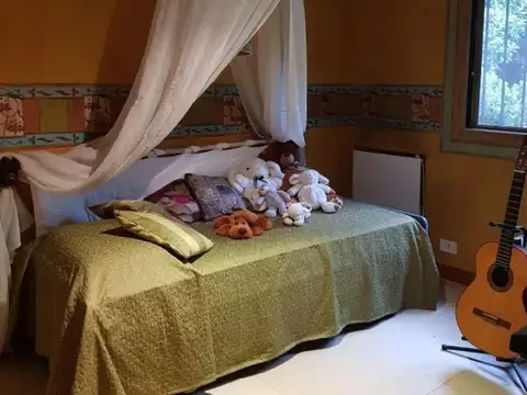 Casa 6 ambientes con 5 baños