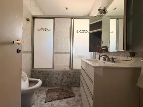 Depto Tipo Casa en Venta en Castelar Norte, USD 145.000