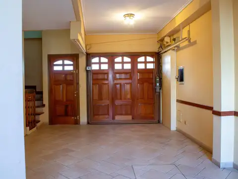 Casa en Venta con 5 cocheras