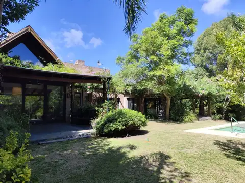 Alquiler casa 4 dormitorios en Colonia con piscina