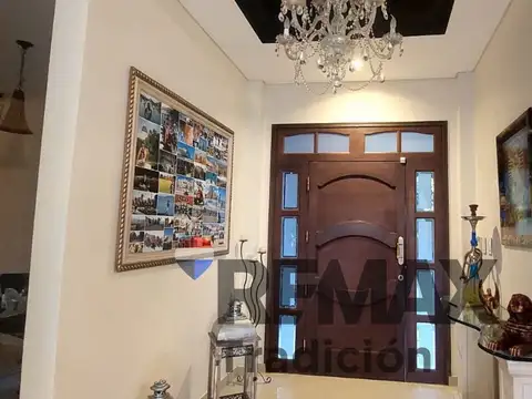 Casa 17 ambientes con 8 baños