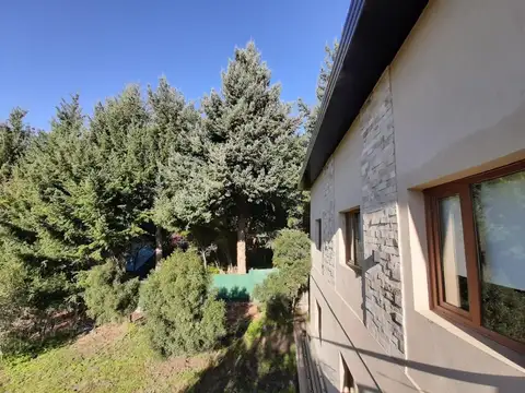 Casa 7 ambientes con 4 baños