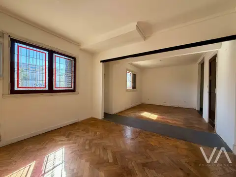 Casa en Alquiler con 1 cochera