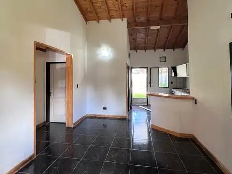 Casa 3 ambientes con 1 baño