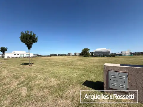 Avenida San José de Calasanz  al 9500