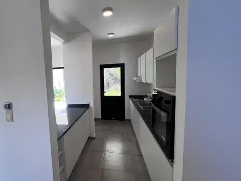 Depto Tipo Casa en Alquiler de 3 dormitorios