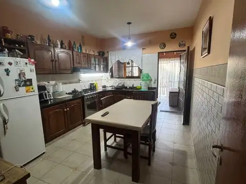 DUPLEX 3 AMBIENTES C ENTRADA DE AUTO EN VILLA LUZURIAGA