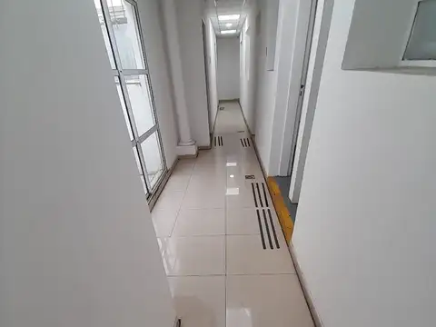 Av. Hipólito Yrigoyen 1500