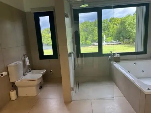 Casa 3 ambientes con 2 baños