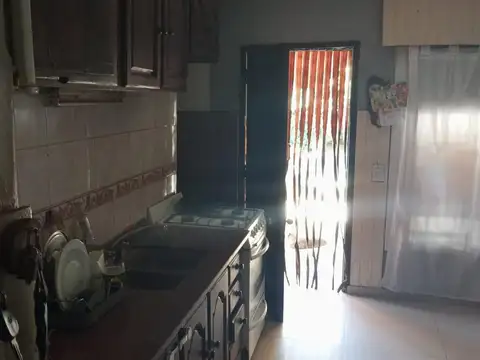 Casa 3 ambientes con 1 baño