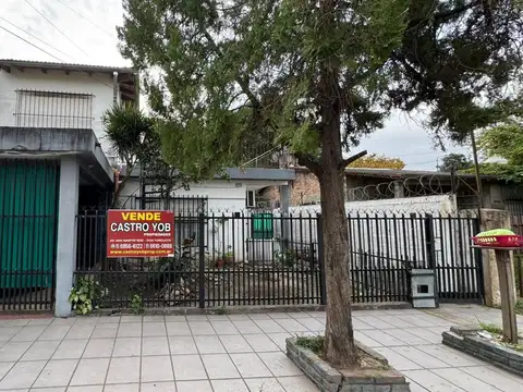 Increible casa con depto en planra alta - Ideal Inversores!