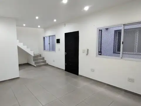 MODERNO DUPLEX 3 AMB C/COCHERA EN BANFIELD!
