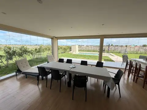 Casa en Venta en Countries y Barrios Cerrados en Ezeiza, USD 500.000