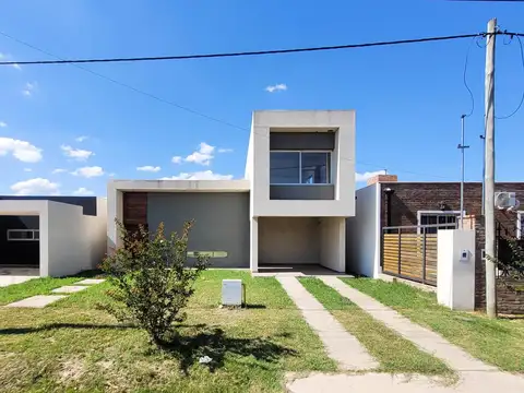 Casa en Venta en Roldan, San Lorenzo