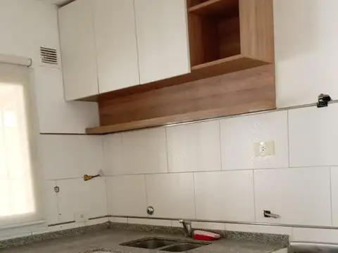 Casa en Alquiler con 1 cochera