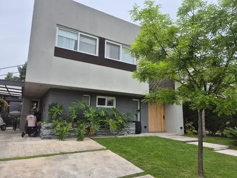 Casa 6 ambientes con 3 baños