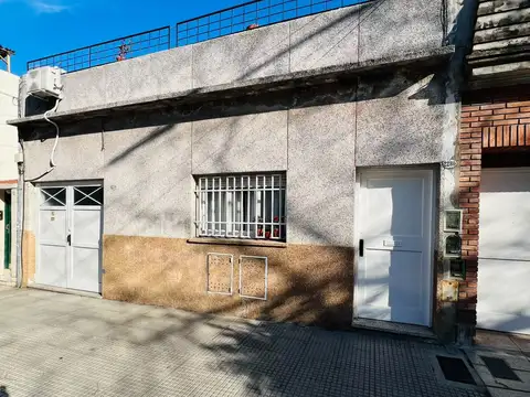 PH 2 ambientes al contrafrente con patio y terraza. Sin gastos de expensas