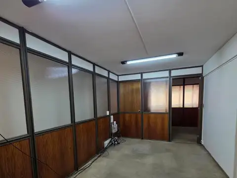 Oficina en Alquiler al Este