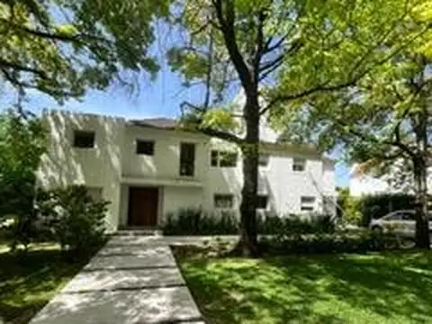 Casa en Alquler Temporario en Mayling CC, del 27 de Diciembre a Fines de Febrero. Alquiler mensual