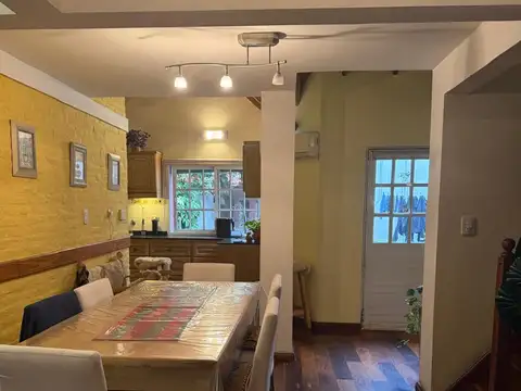 Casa 4 ambientes con 3 baños