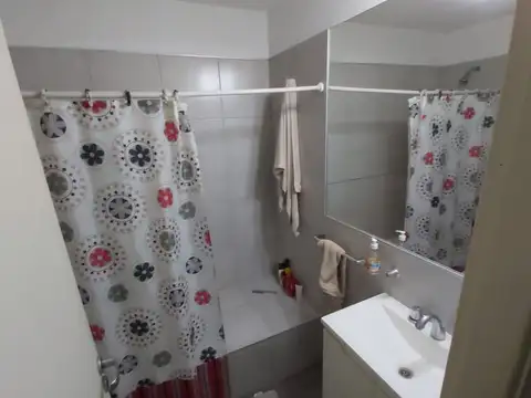 Departamento 6 ambientes con 1 baño