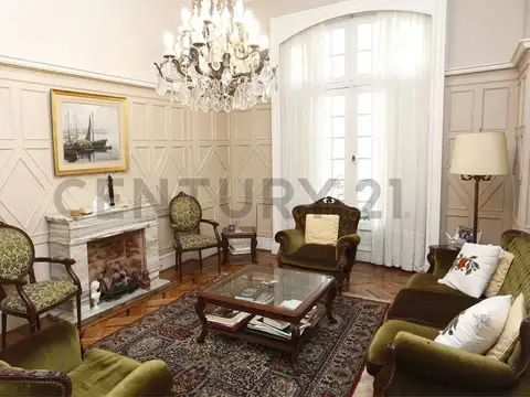 Venta Casa Estilo Petit Hotel, Lote propio.