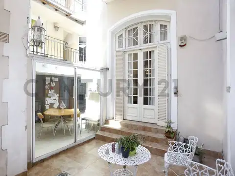 Venta Casa Estilo Petit Hotel, Lote propio.