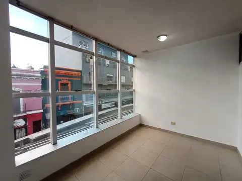 Humberto Primo 200, Piso 1