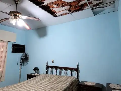 Casa 7 ambientes con 2 baños
