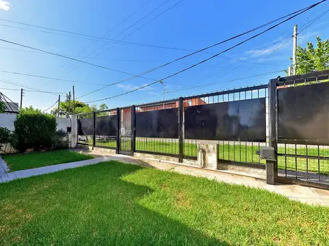 VENTA CASA 3 AMB  VILLA DE MAYO JARDIN