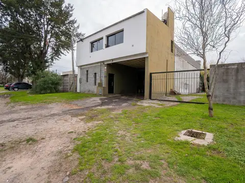 GALPON TALLER CON DEPARTAMENTO EN VENTA LA PLATA