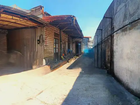 Lote con casa a la venta 240 M2 en Gerli 