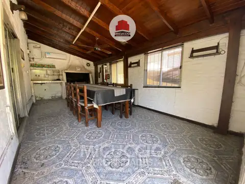 Casa 4 ambientes con 1 baño