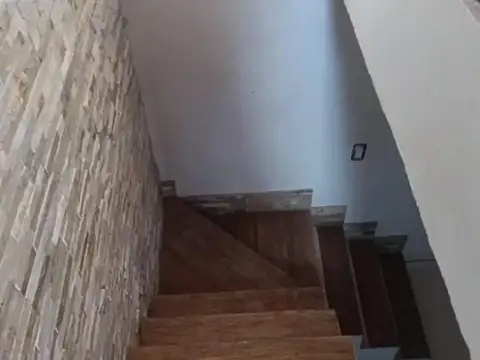 Dúplex en venta - 4 Dormitorios 2 Baños - La Plata