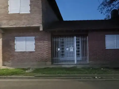 Dúplex en venta - 4 Dormitorios 2 Baños - La Plata