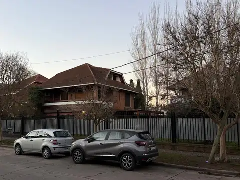 Casa en alquiler ,3 dormitorios Villarino y Segui adrogue