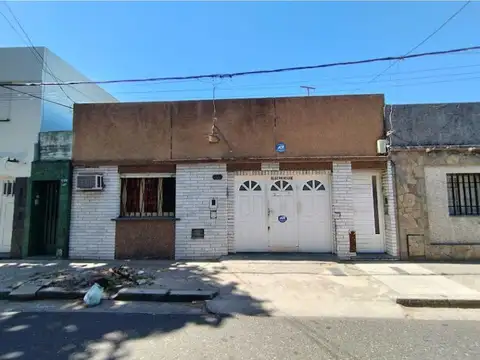 Arroyito - Casa en Venta sobre French 1500