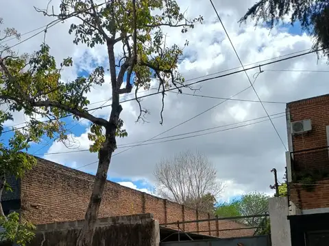 Terreno de 341,377 m² en venta en Olivos Calle Acasusso 2851