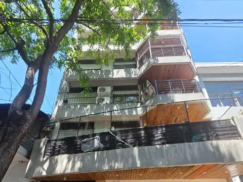 Semipiso 3 ambientes al frente con cochera