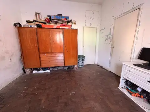 CASA EN VENTA 3 AMB 300M2 DE LOTE - S. F. SOLANO